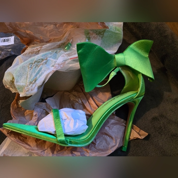 Public Desire Shoes - NIB Public Desire Zeal oversized green bow heel. Women's 7/UK 5